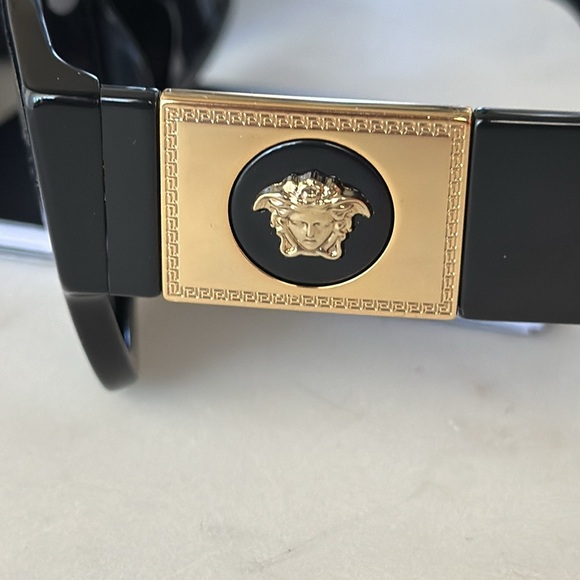 Authentic Men’s Versace Black Rectangle Sunglasses with Gold Tone Medallion - Picture 3 of 8
